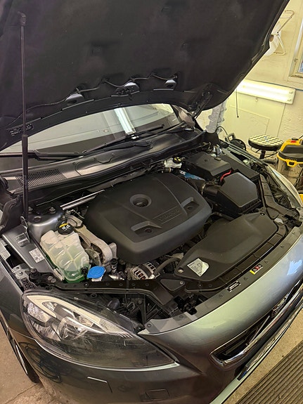 Volvo V40 8 of 13