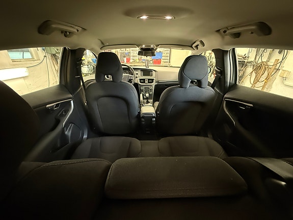 Volvo V40 9 of 13