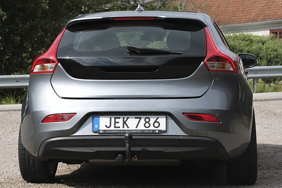 Volvo V40 3 of 13