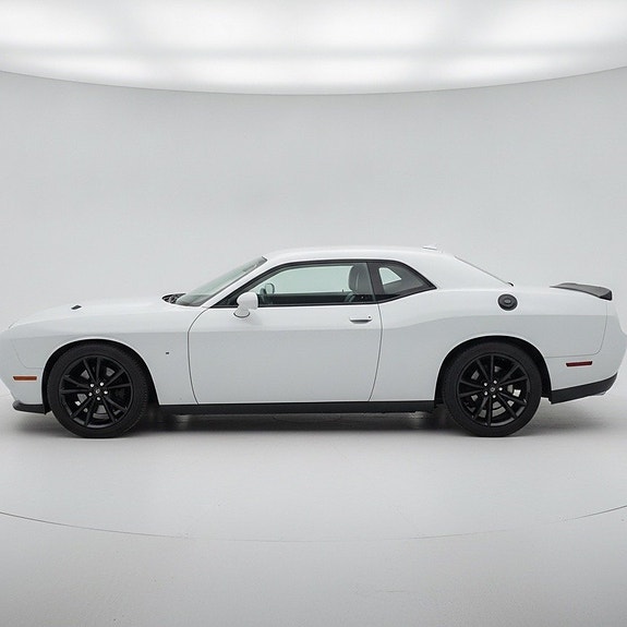 Dodge Challenger 3 of 5