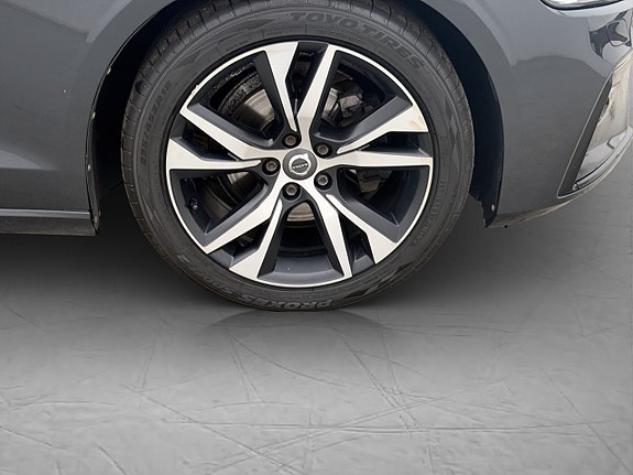 Volvo V60 8 of 30
