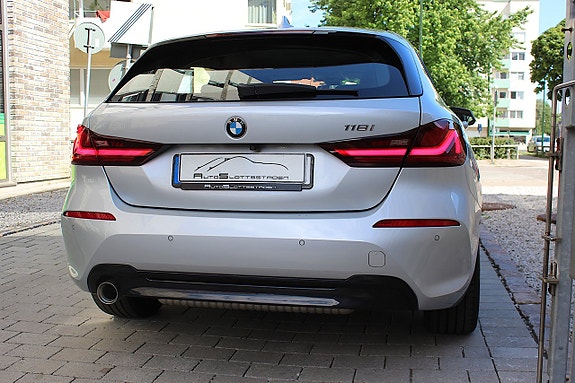 BMW 118i 16 of 30