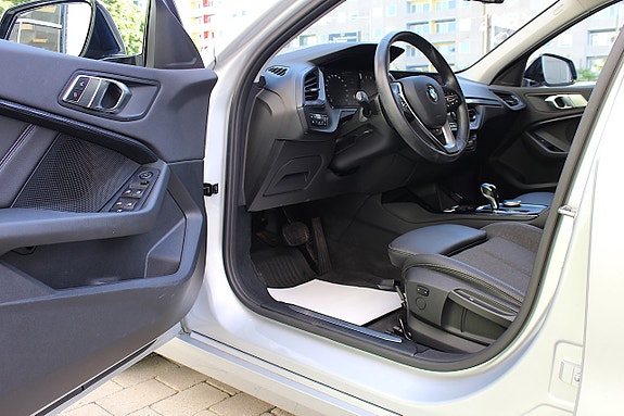 BMW 118i 18 of 30
