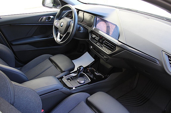 BMW 118i 23 of 30
