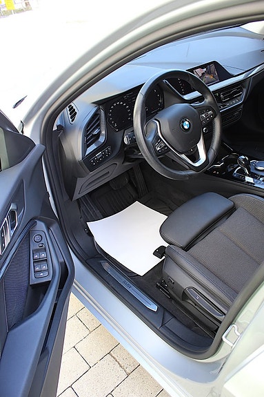 BMW 118i 25 of 30