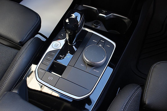BMW 118i 24 of 30