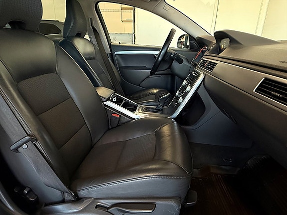 Volvo V70 6 of 19