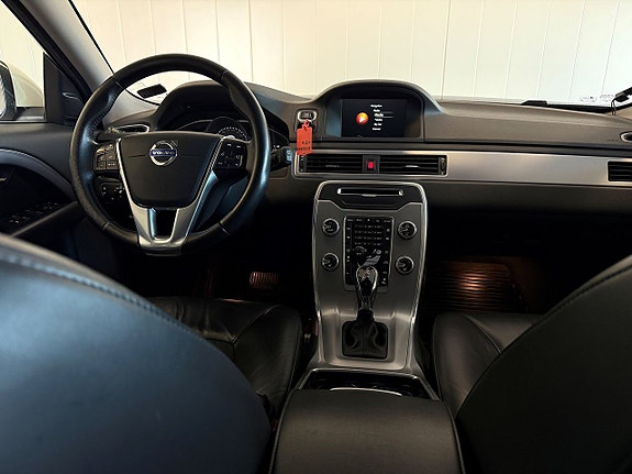 Volvo V70 14 of 19
