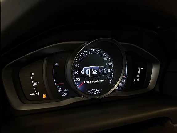 Volvo V70 4 of 5