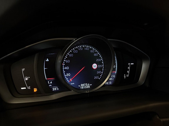 Volvo V70 3 of 19