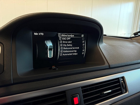 Volvo V70 11 of 19