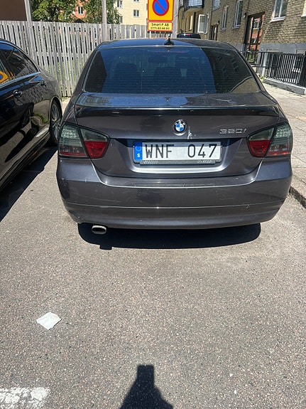 BMW 320i 6 of 13