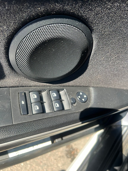 BMW 320i 12 of 13