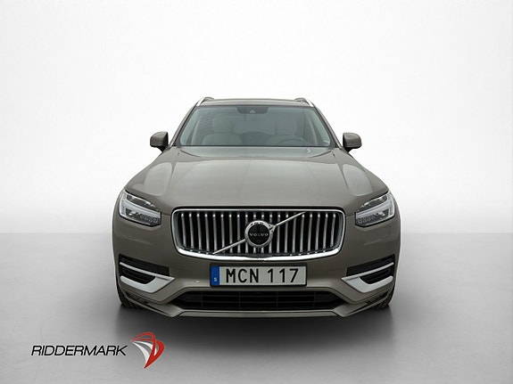 Volvo XC90 2 of 30