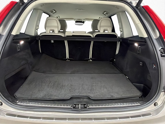 Volvo XC90 18 of 30