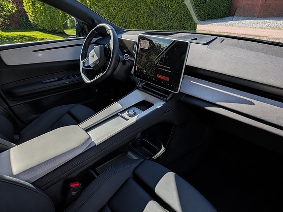 Polestar 4 6 of 7
