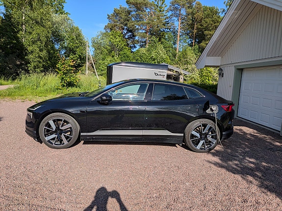 Polestar 4 3 of 5