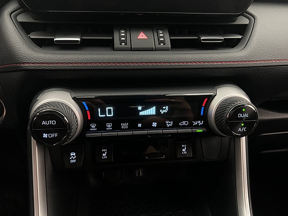 Toyota RAV4 Plug-in Hybrid 21 of 30