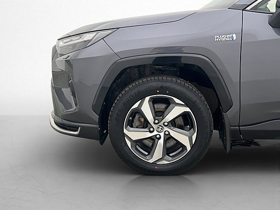 Toyota RAV4 Plug-in Hybrid 27 of 30