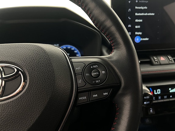 Toyota RAV4 Plug-in Hybrid 19 of 30