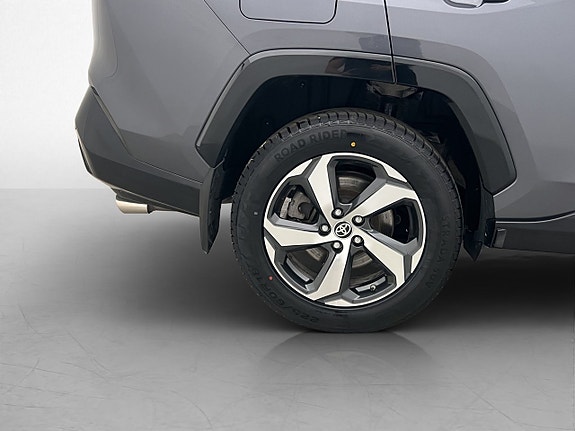 Toyota RAV4 Plug-in Hybrid 29 of 30