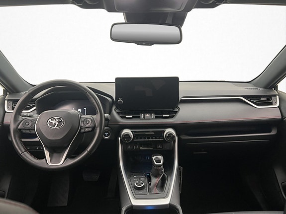 Toyota RAV4 Plug-in Hybrid 16 of 30