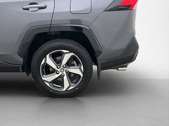 Toyota RAV4 Plug-in Hybrid 28 of 30