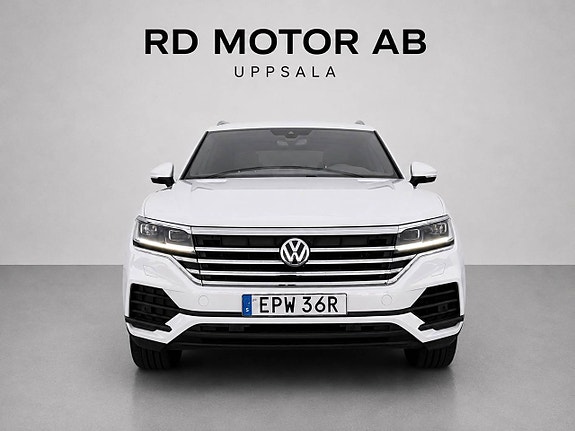 Volkswagen Touareg 3 of 5