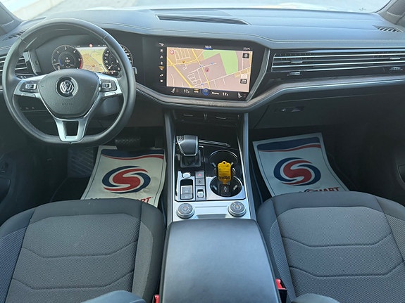 Volkswagen Touareg 12 of 30