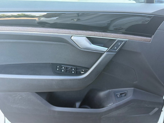 Volkswagen Touareg 16 of 30