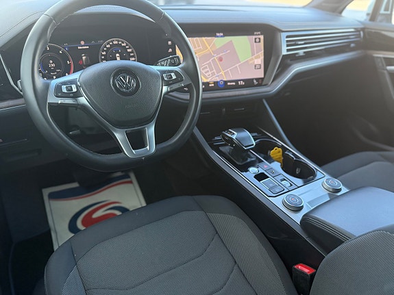 Volkswagen Touareg 11 of 30