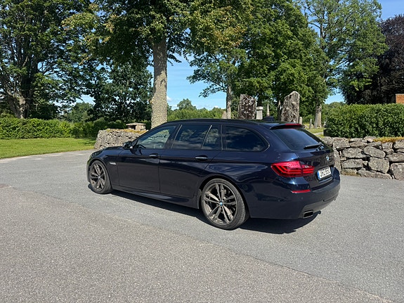 BMW M550d 3 of 5