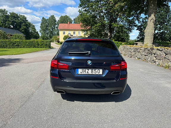 BMW M550d 4 of 5