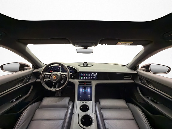 Porsche Taycan 21 of 30