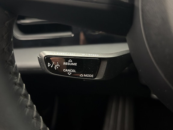 Porsche Taycan 15 of 30