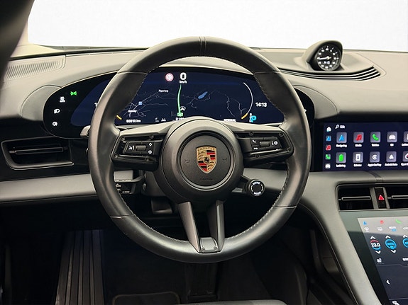 Porsche Taycan 13 of 30
