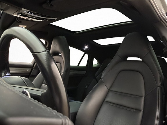 Porsche Panamera 4 12 of 30
