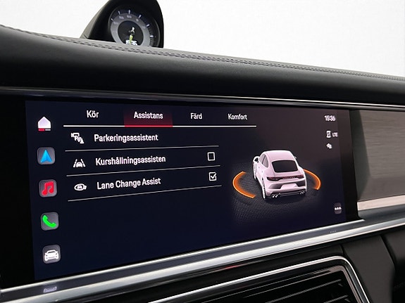 Porsche Panamera 4 26 of 30