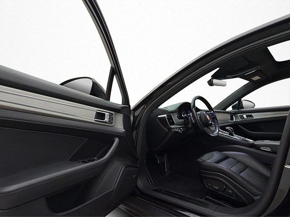 Porsche Panamera 4 10 of 30
