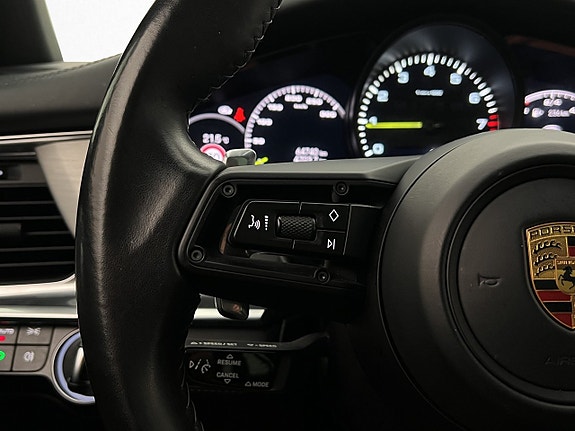 Porsche Panamera 4 17 of 30