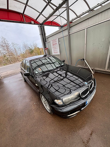 BMW 320i 9 of 9