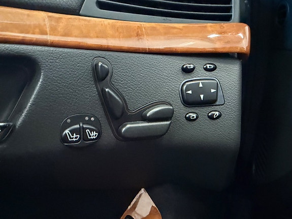 Mercedes-Benz S320 11 of 19