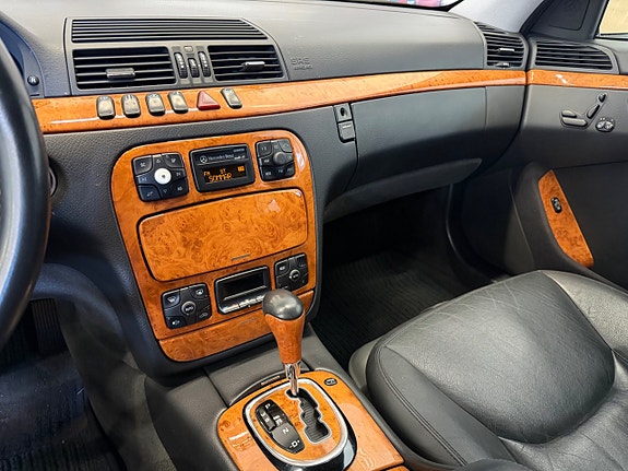 Mercedes-Benz S320 13 of 19