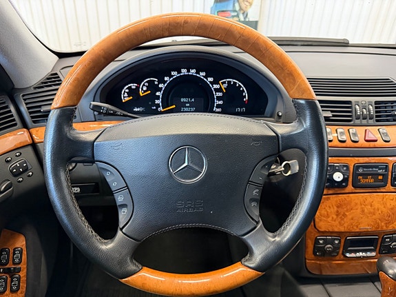 Mercedes-Benz S320 10 of 19