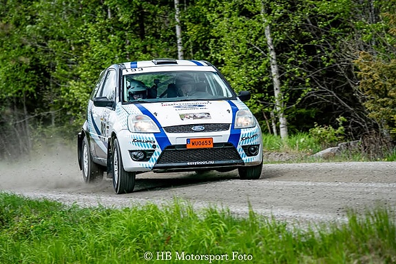 Ford Fiesta 3 of 5