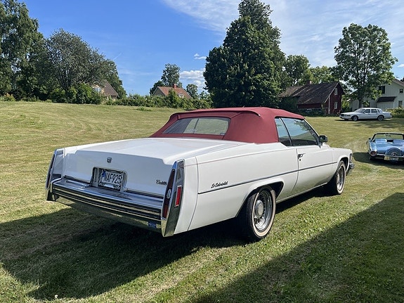 Cadillac Deville 9 of 14