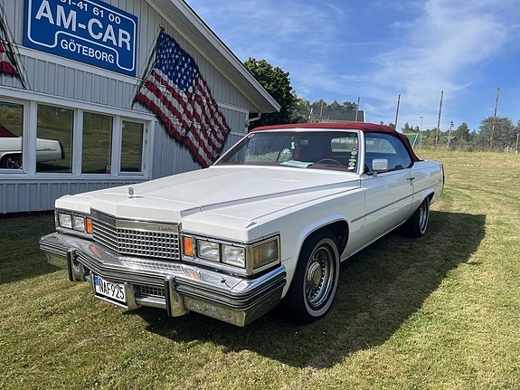 Cadillac Deville 7 of 14