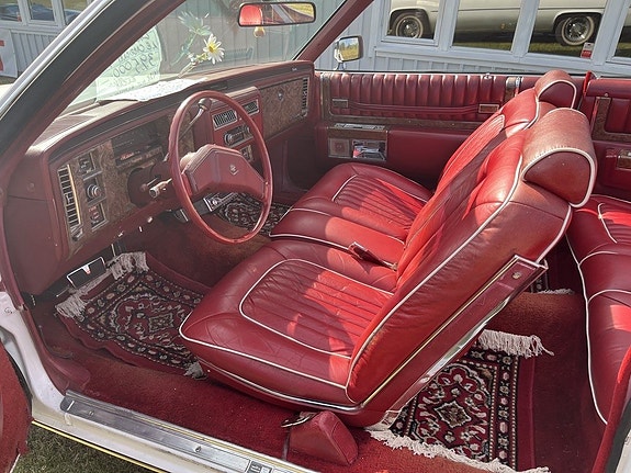Cadillac Deville 14 of 14