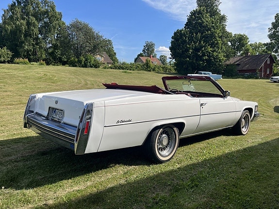 Cadillac Deville 3 of 14