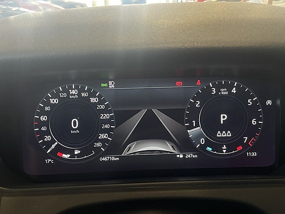 Land Rover Range Rover Velar 12 of 26
